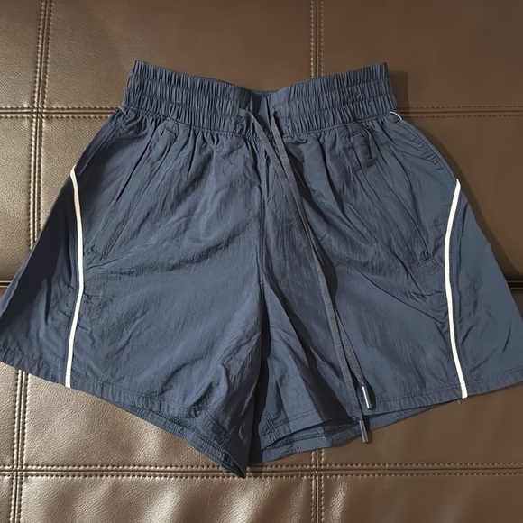 License to Train HR Lightweight Short 4” - Picture 8 of 11